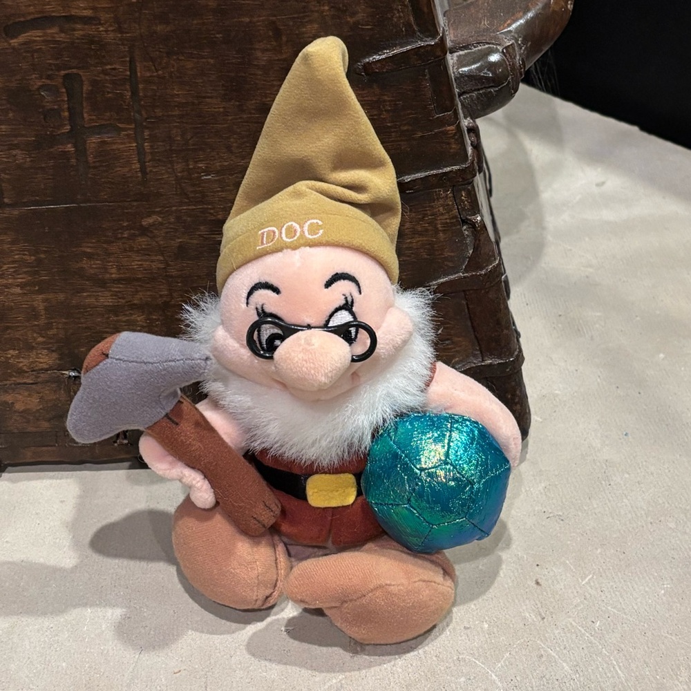 Snow White and Seven Dwarfs DOC Plush Stuffed Beanbag with Green Jewel - Picture 2 of 4
